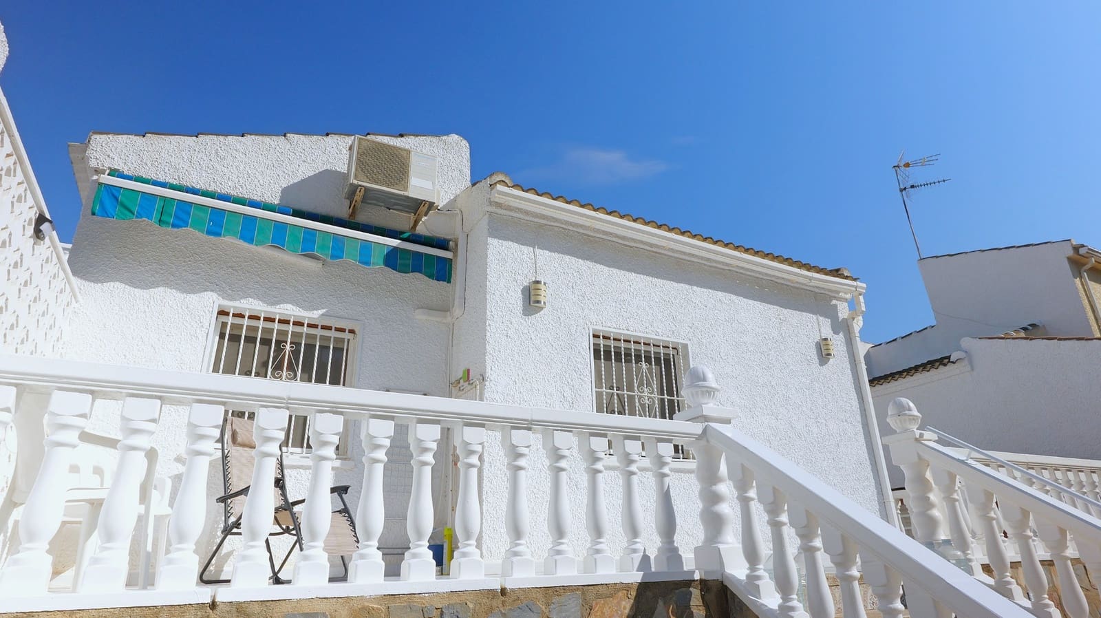 2 bedroom Villa for sale in Torrevieja - € 229,000 (Ref: 9359220)