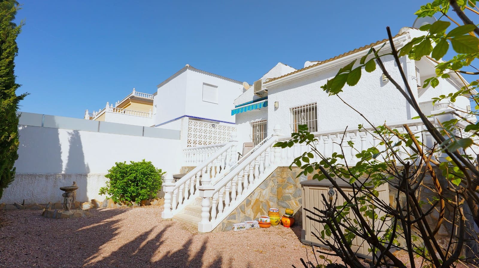 2 bedroom Villa for sale in Torrevieja - € 229,000 (Ref: 9359220)