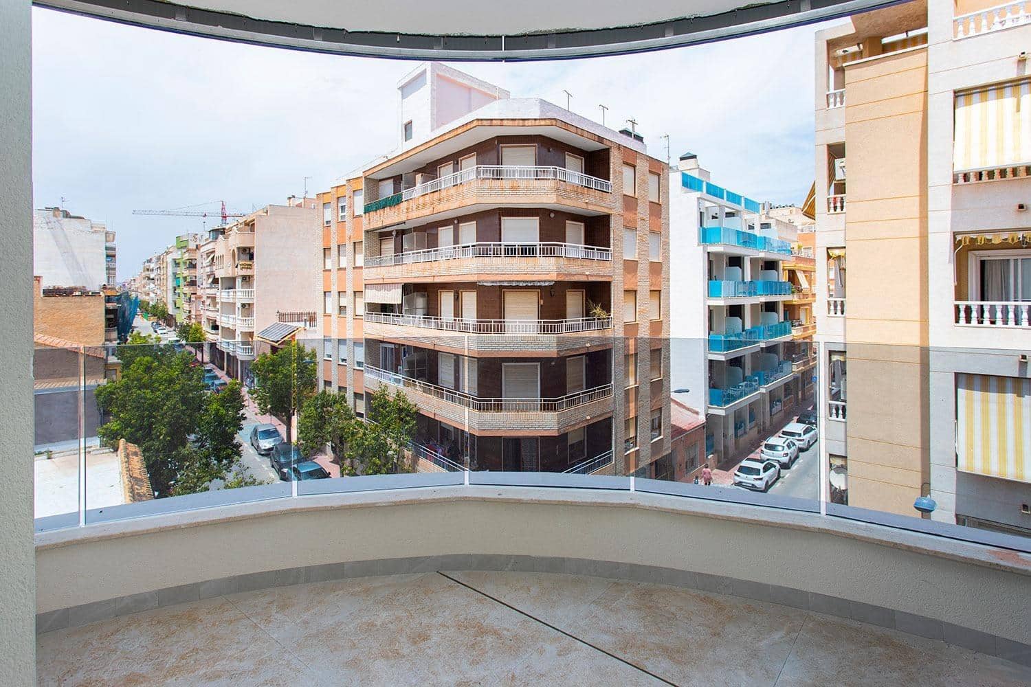 2 soverom Leilighet til salgs i Torrevieja med svømmebasseng - € 300 000 (Ref: 9359232)