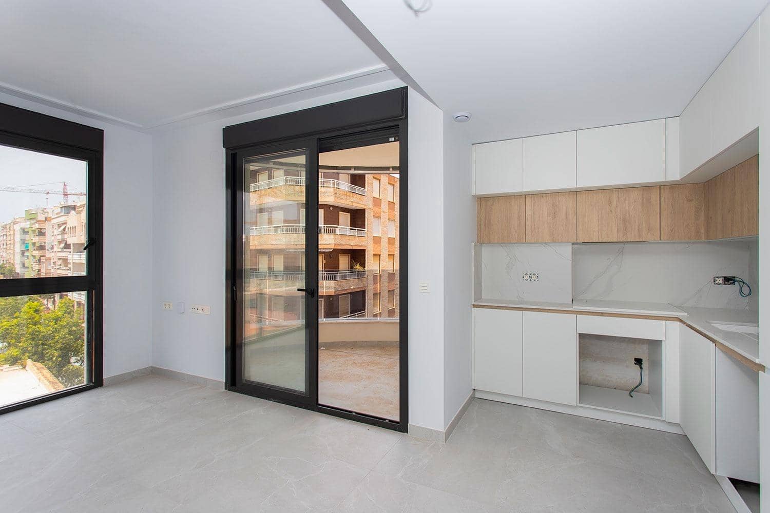 2 slaapkamer Appartement te koop in Torrevieja met zwembad - € 280.000 (Ref: 9359232)