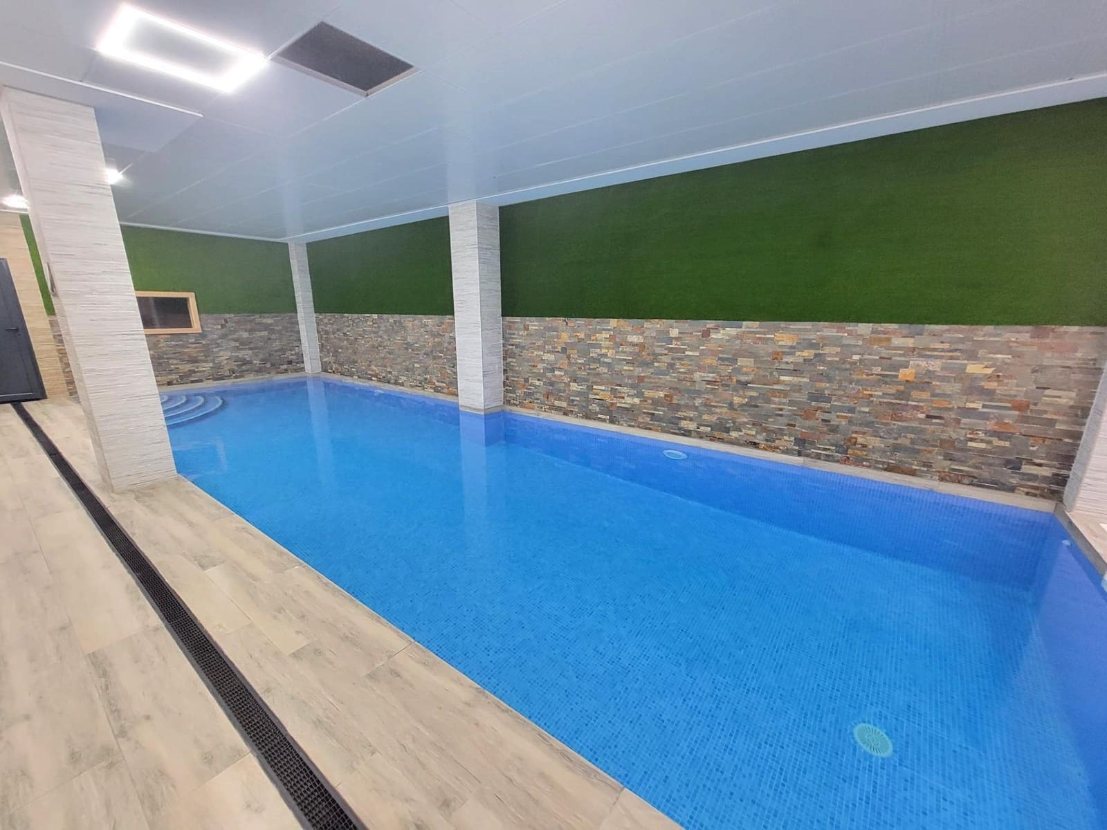 Apartamento de 3 habitaciones en Torrevieja en venta con piscina - 375.000 € (Ref: 9359271)