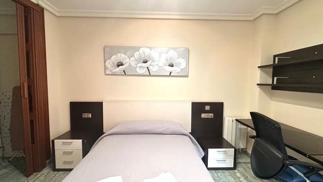 4 bedroom Apartment for sale in Torrevieja - € 480,000 (Ref: 9359275)