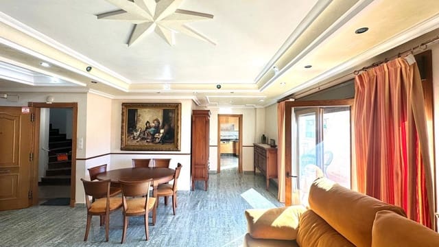 4 bedroom Apartment for sale in Torrevieja - € 480,000 (Ref: 9359275)