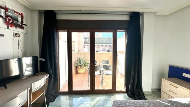 4 bedroom Apartment for sale in Puerto Deportivo, Torrevieja - € 480,000 (Ref: 9359275)