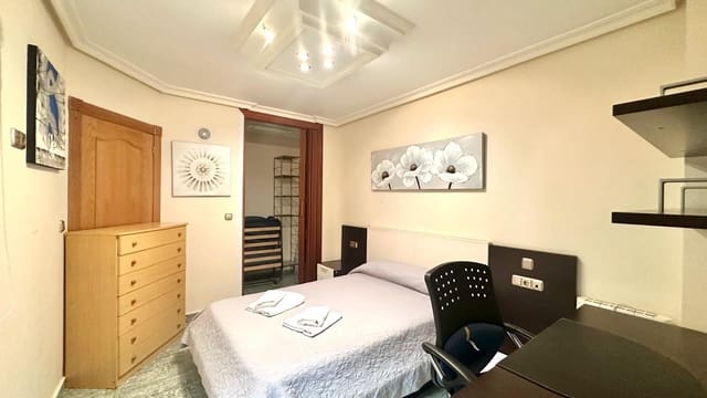 4 bedroom Apartment for sale in Puerto Deportivo, Torrevieja - € 480,000 (Ref: 9359275)