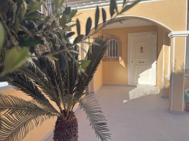 2 soveværelse Byhus til salg i El Molino, Torrevieja med swimmingpool garage - € 199.600 (Ref: 9359283)