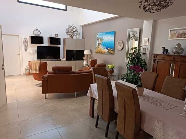 Chalet de 2 habitaciones en Daya Nueva en venta - 373.200 € (Ref: 9359285)