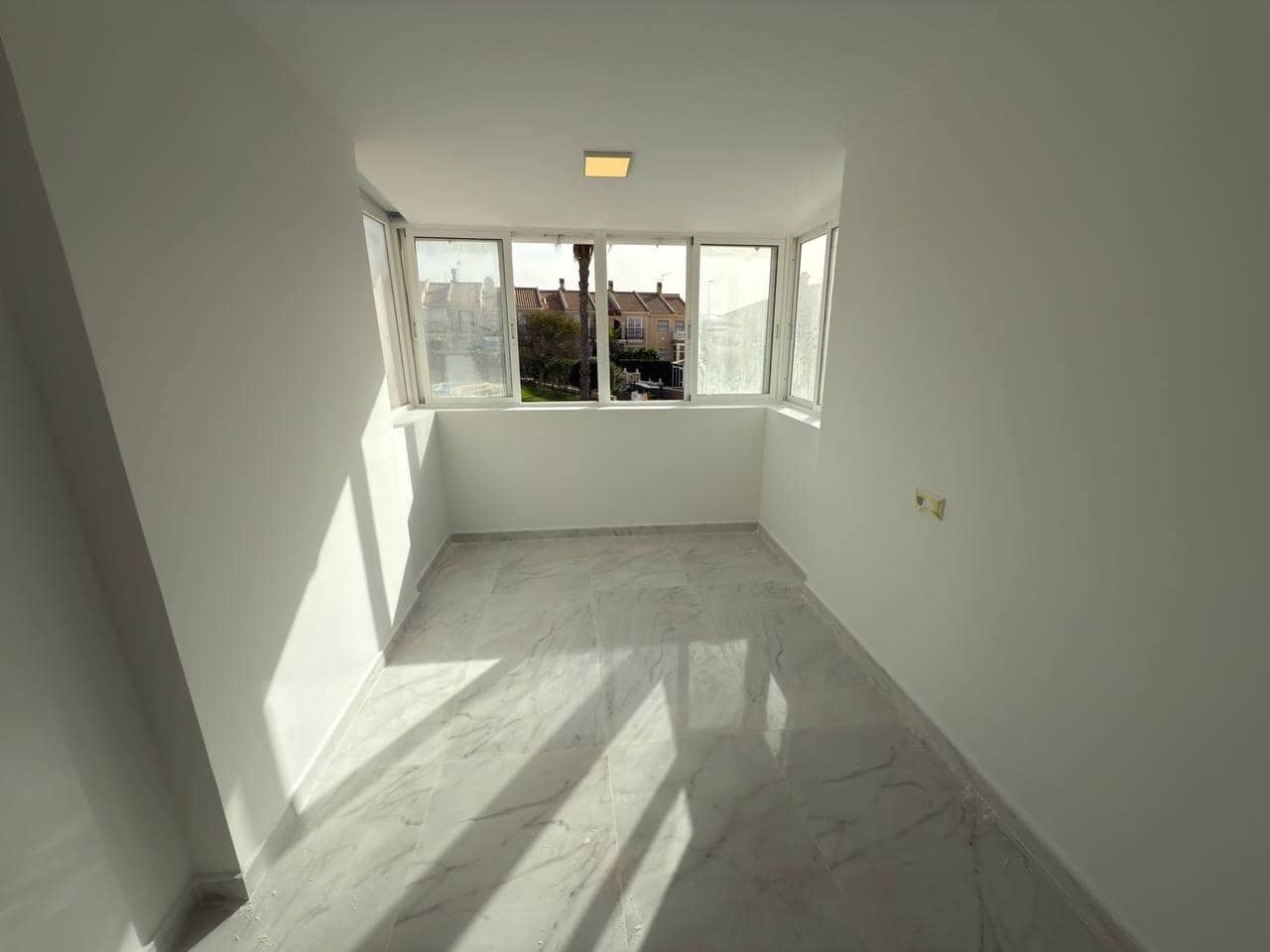 2 Zimmer Haus zu verkaufen in Torrevieja mit Garage - 199.600 € (Ref: 9359286)