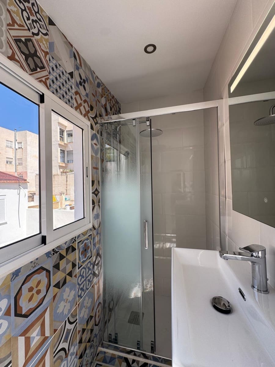 5 soveværelse Lejlighed til salg i Torrevieja - € 191.000 (Ref: 9359288)