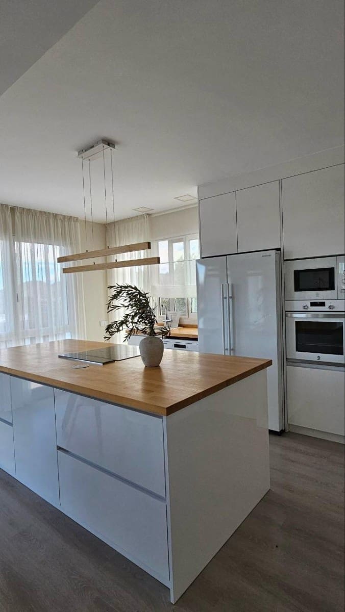 Chalet de 4 habitaciones en Orihuela en venta - 449.000 € (Ref: 9359304)