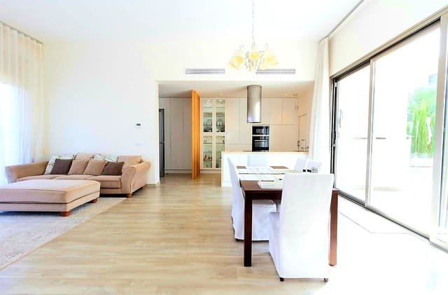 3 bedroom Townhouse for sale in Benijófar - € 539,000 (Ref: 9359320)