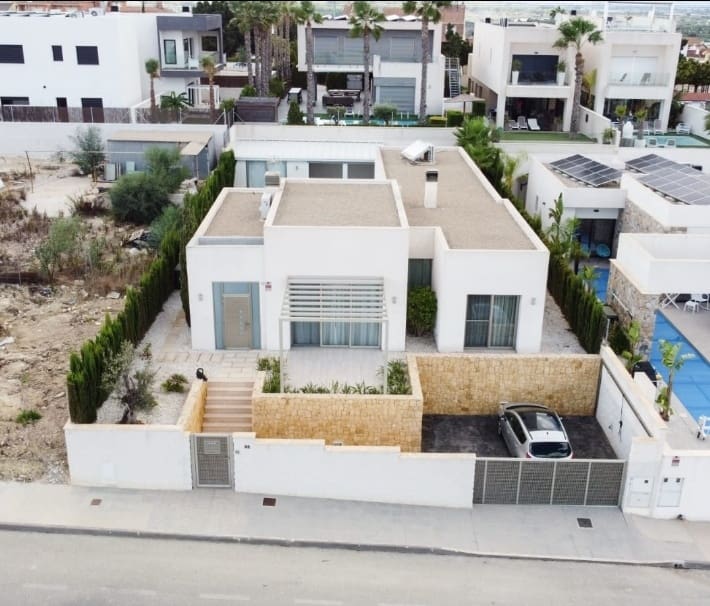 3 bedroom Townhouse for sale in Benijofar - € 539,000 (Ref: 9359320)