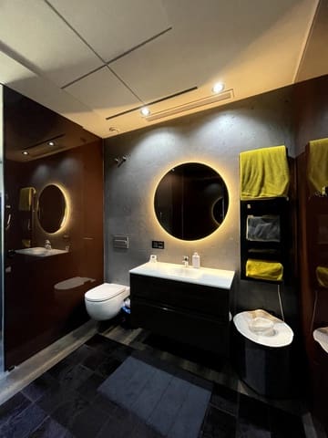 Apartamento de 2 habitaciones en Las Colinas Golf, Orihuela en venta - 580.000 € (Ref: 9359343)