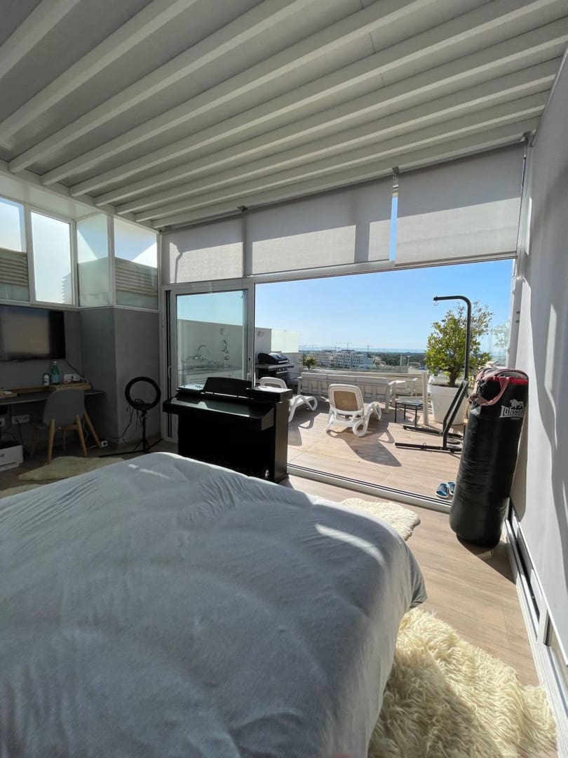 Apartamento de 2 habitaciones en Orihuela Costa en venta - 580.000 € (Ref: 9359343)