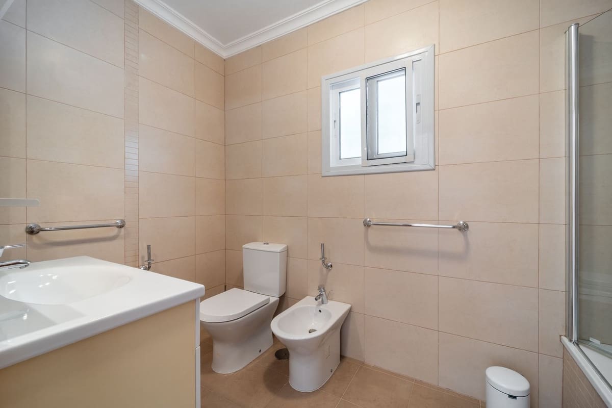 Chalet de 2 habitaciones en Elviria en venta - 825.000 € (Ref: 9359345)