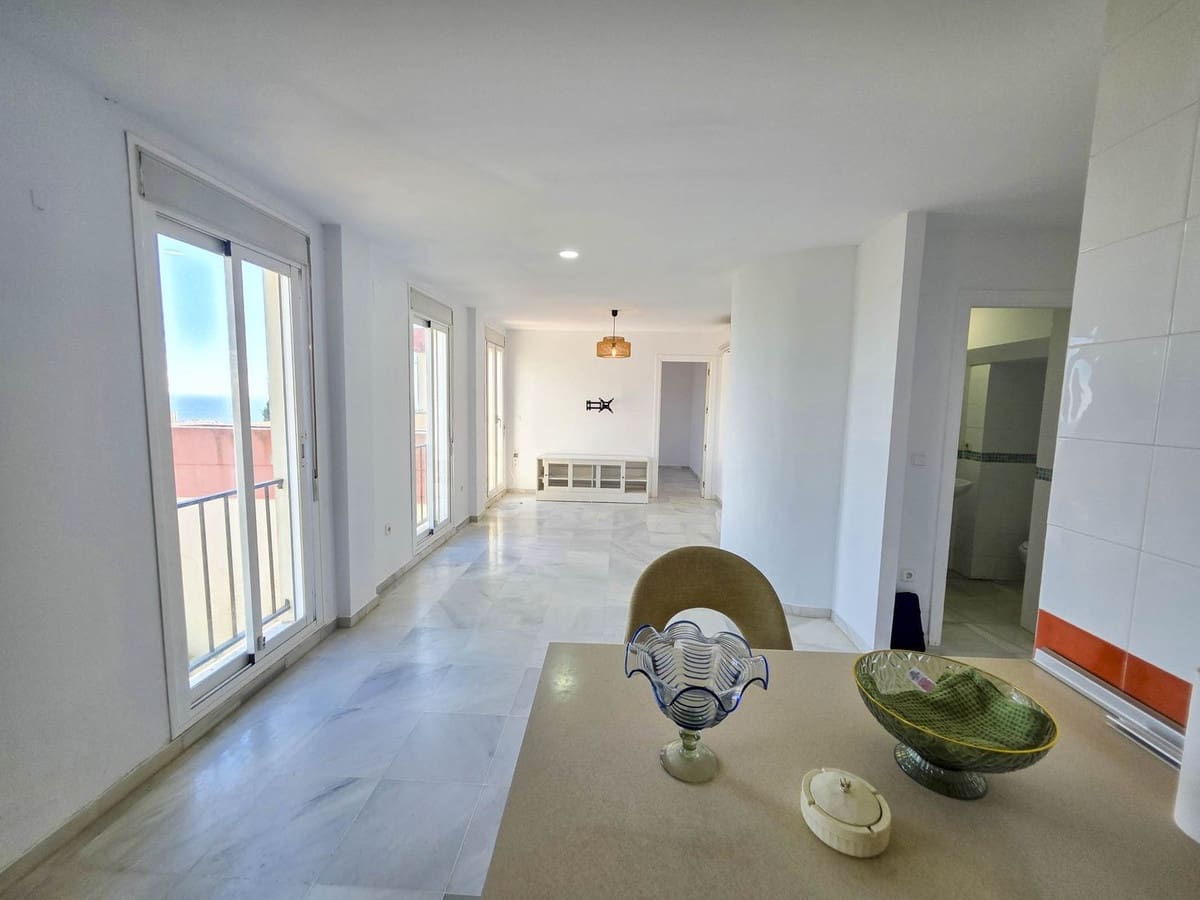 3 soveværelse Lejlighed til salg i La Duquesa / Puerto de la Duquesa - € 229.000 (Ref: 9359346)
