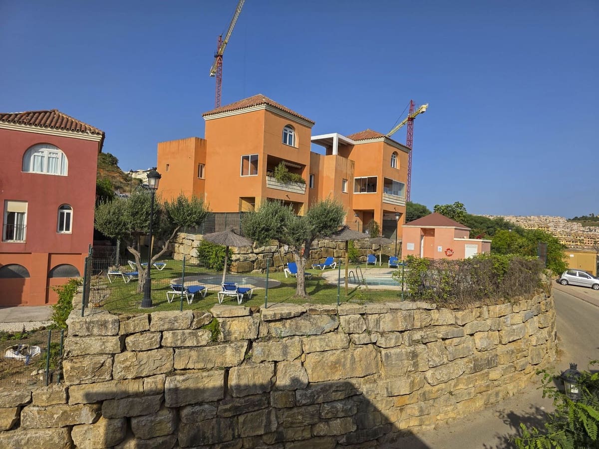 3 soveværelse Lejlighed til salg i La Duquesa / Puerto de la Duquesa - € 229.000 (Ref: 9359346)