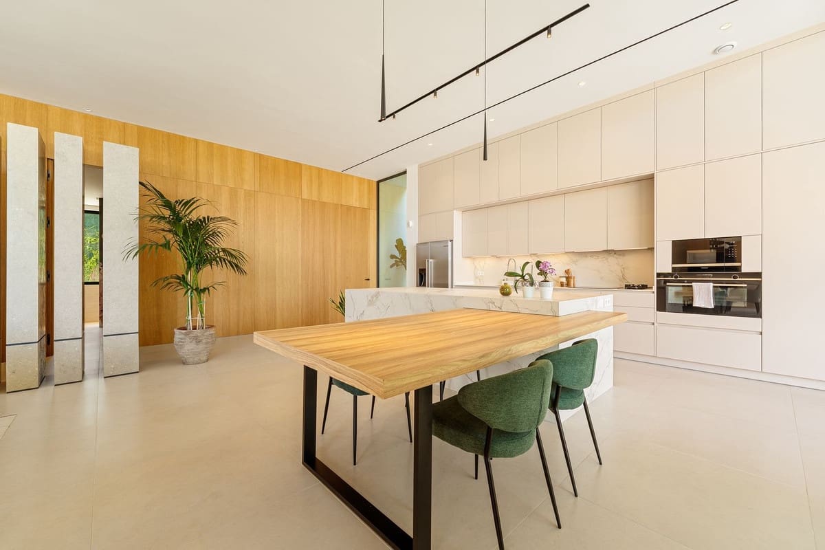 6 bedroom Villa for sale in Guadalmina - € 5,995,000 (Ref: 9359350)