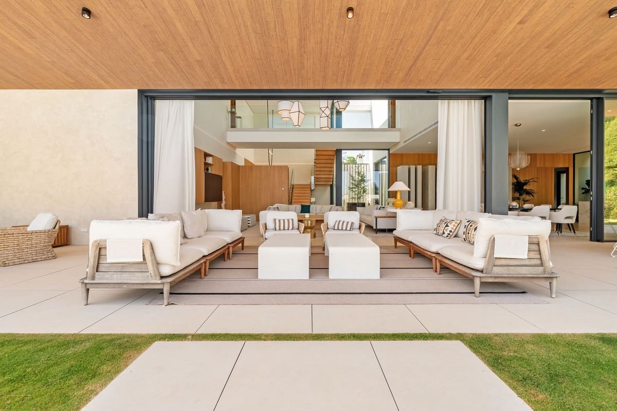 6 bedroom Villa for sale in Guadalmina - € 5,995,000 (Ref: 9359350)