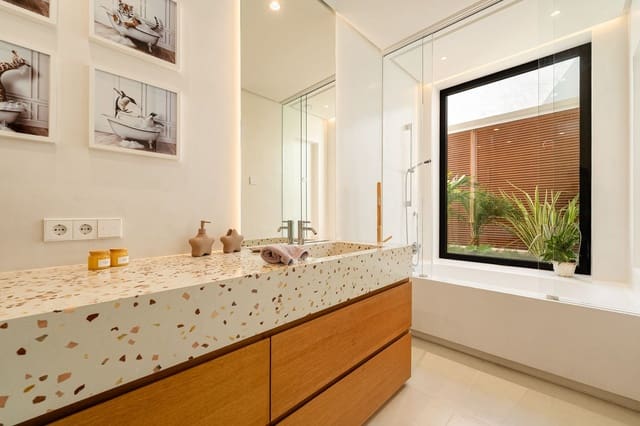 6 sypialnia Willa na sprzedaż w Guadalmina, Marbella z basenem - 5 995 000 € (Ref: 9359350)