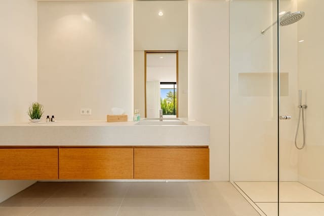 6 sypialnia Willa na sprzedaż w Guadalmina, Marbella z basenem - 5 995 000 € (Ref: 9359350)