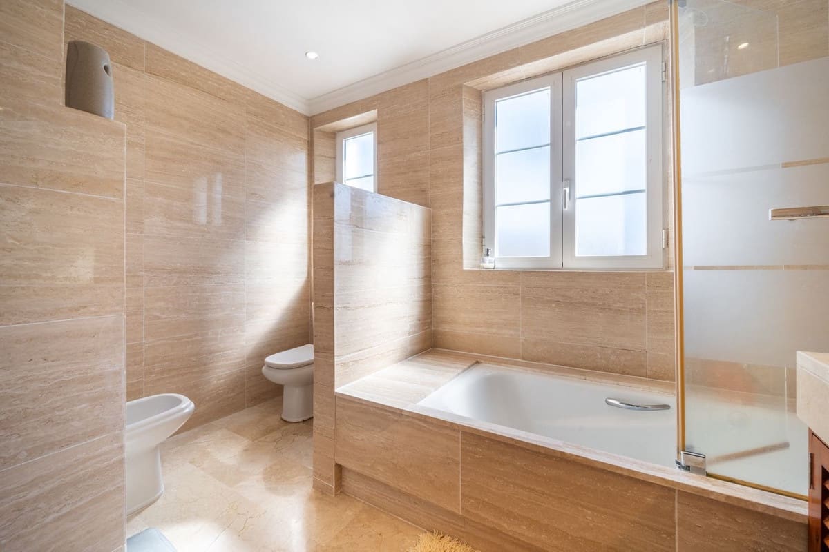 3 bedroom Townhouse for sale in Elviria - € 675,000 (Ref: 9359353)