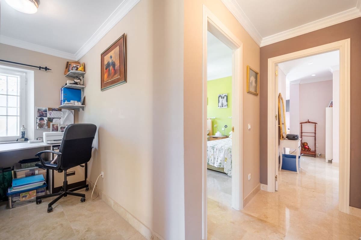 3 bedroom Townhouse for sale in Elviria - € 675,000 (Ref: 9359353)