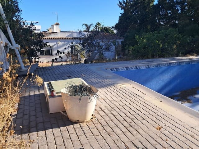 5 sovrum Villa till salu i El Velerín, Estepona med pool - 1 150 000 € (Ref: 9359357)