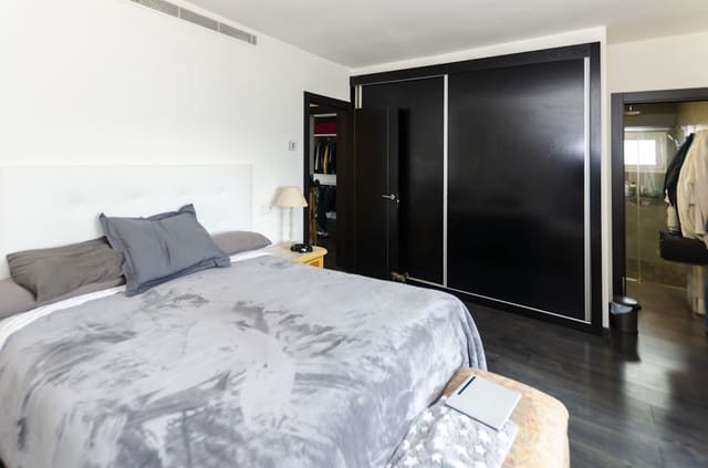3 makuuhuone Huoneisto myytävänä paikassa Puerto Banus, Marbella - 1 197 000 € (Ref: 9359358)