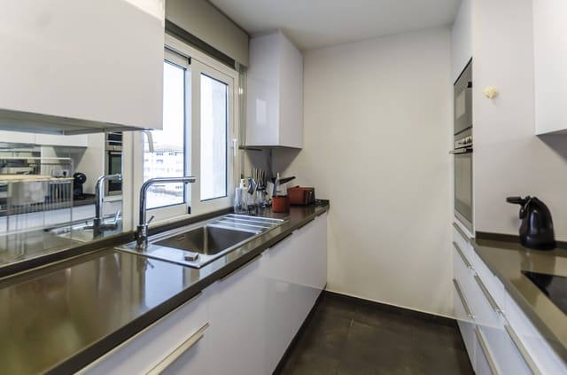 3 makuuhuone Huoneisto myytävänä paikassa Puerto Banus, Marbella - 1 197 000 € (Ref: 9359358)