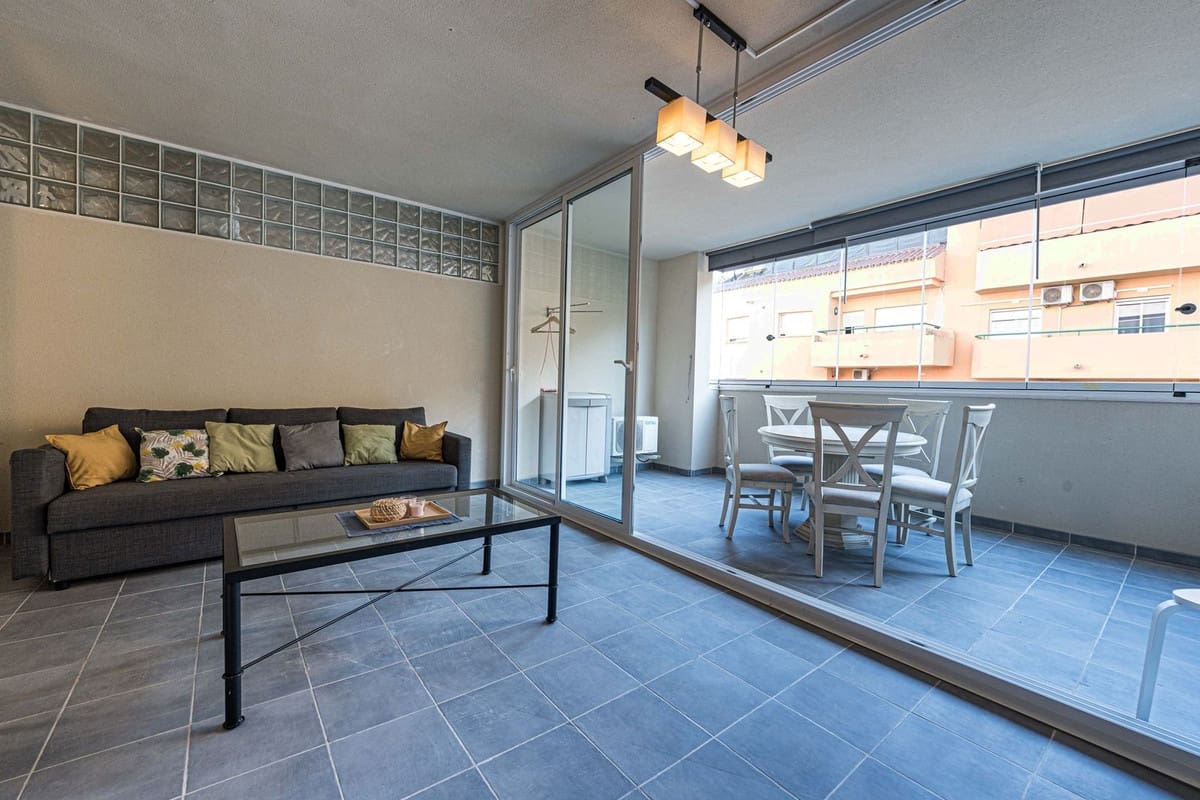 1 bedroom Apartment for sale in Fuengirola with pool - € 215,000 (Ref: 9359364)