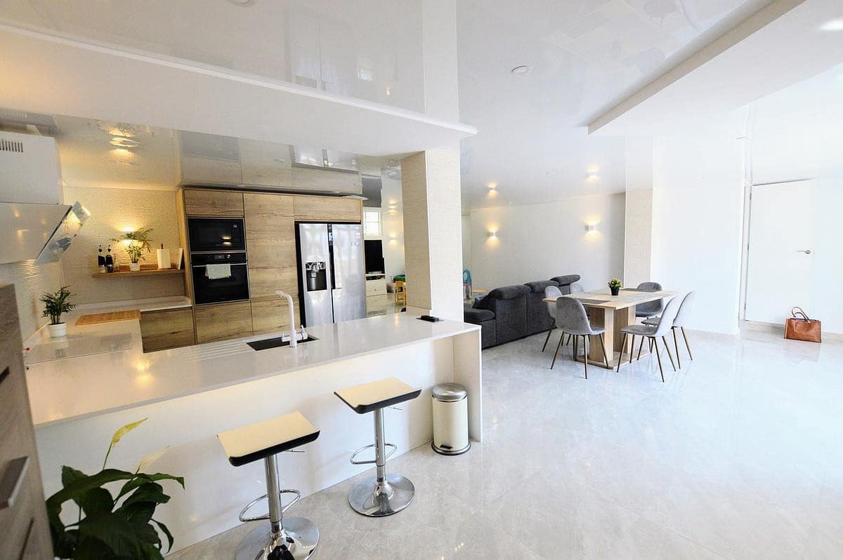 3 bedroom Villa for sale in Torrevieja with pool - € 350,000 (Ref: 9359368)