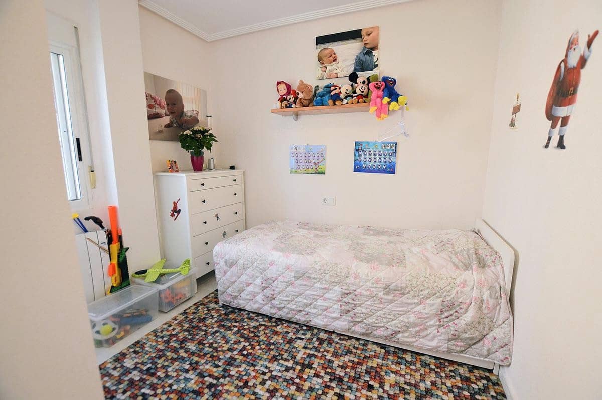 3 bedroom Villa for sale in Torrevieja with pool - € 350,000 (Ref: 9359368)