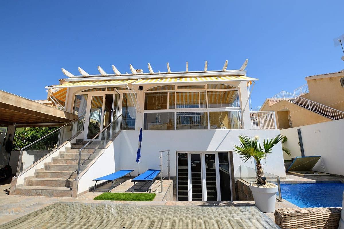 3 sovrum Villa till salu i Torrevieja med pool - 350 000 € (Ref: 9359368)