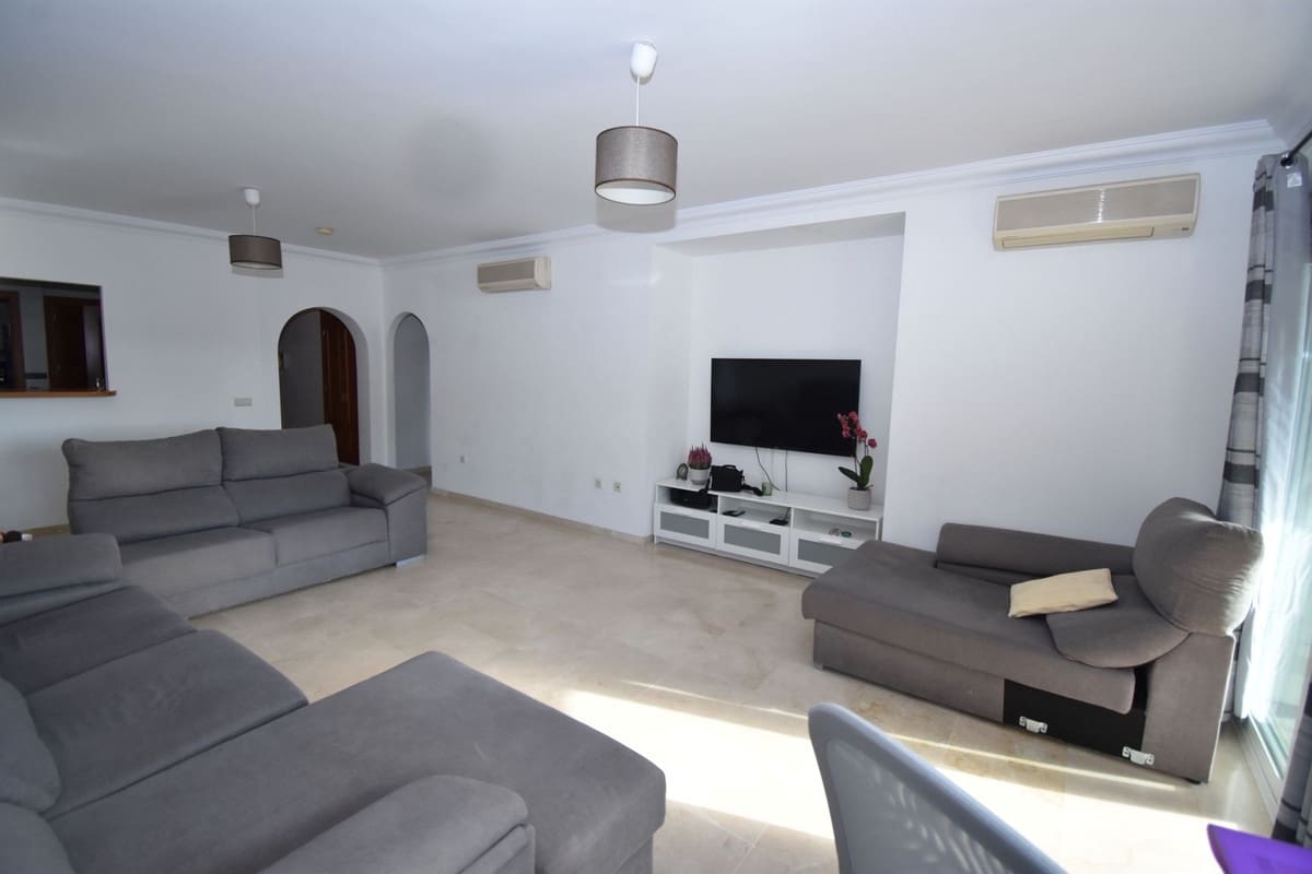 Apartamento de 2 habitaciones en La Cala Hills en venta con piscina - 349.950 € (Ref: 9367269)