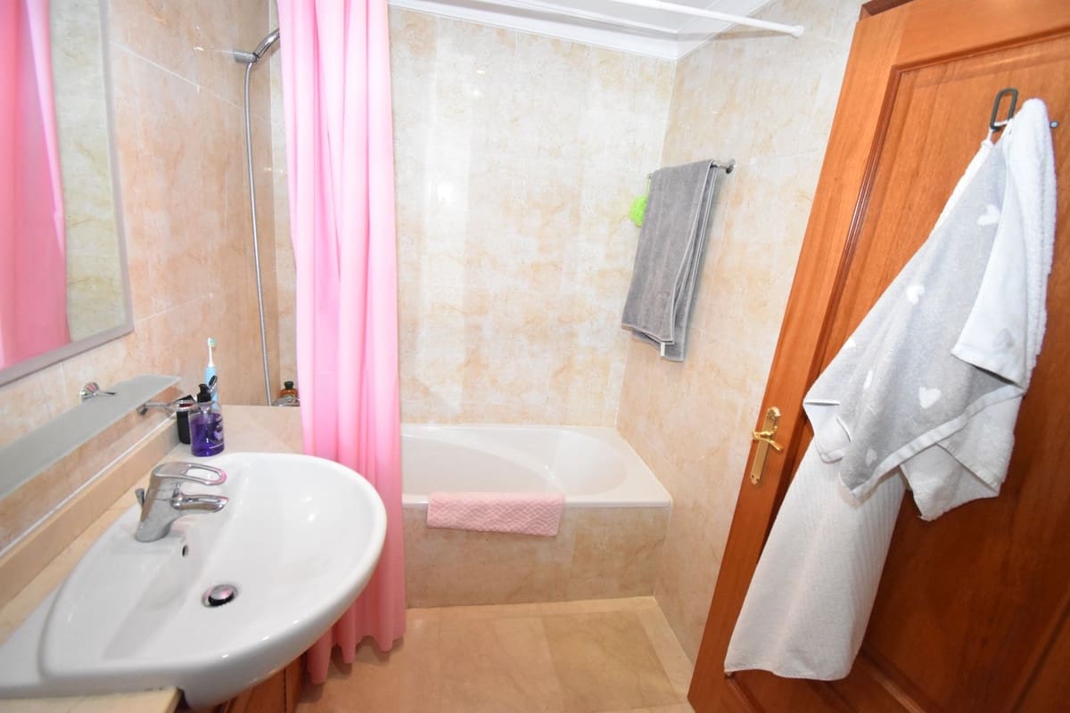 Apartamento de 2 habitaciones en La Cala Hills en venta con piscina - 349.950 € (Ref: 9367269)