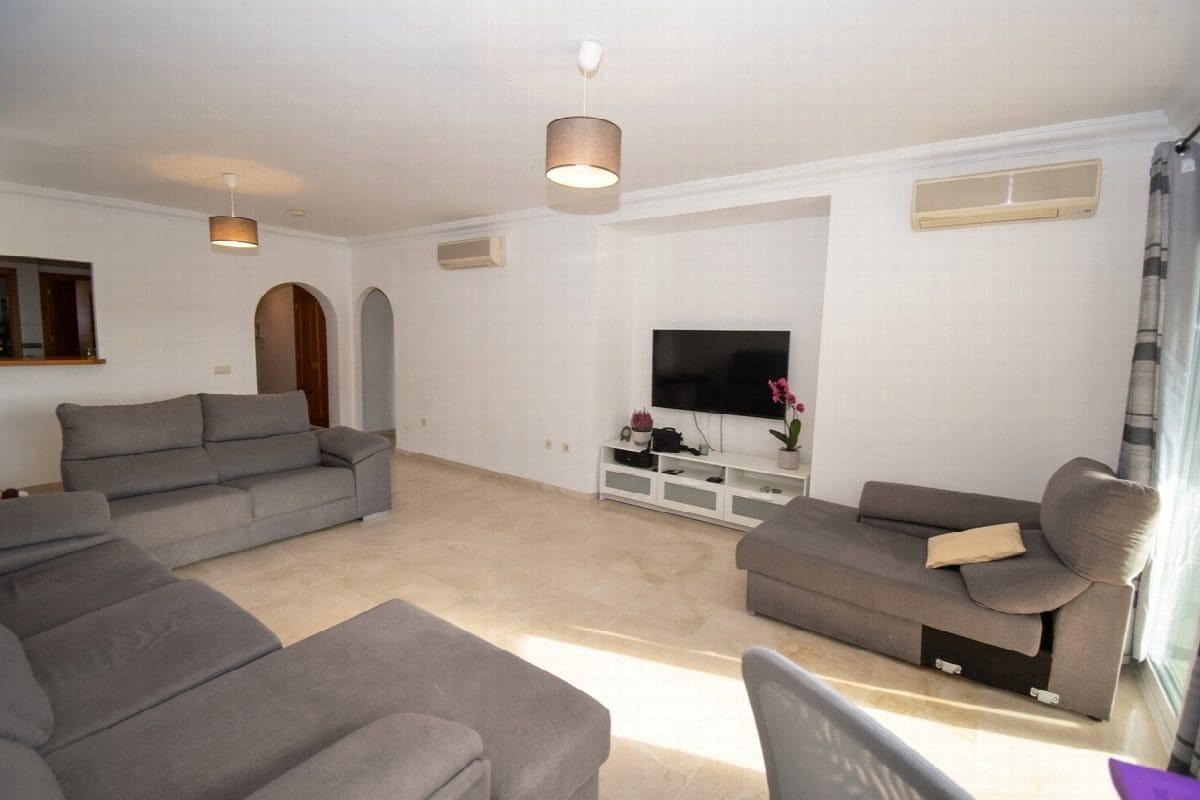 2 chambre Appartement à vendre à La Cala Hills avec piscine garage - 340 000 € (Ref: 9367269)