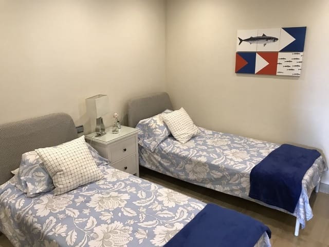 2 Zimmer Apartment zu verkaufen in New Golden Mile, Estepona mit Pool Garage - 450.000 € (Ref: 9367270)