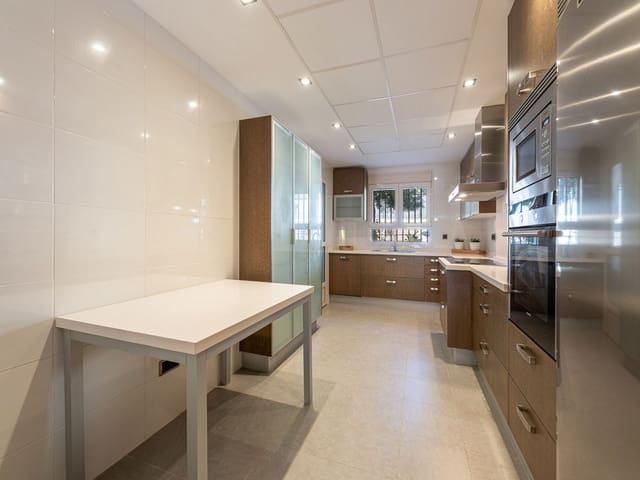 2 slaapkamer Appartement te koop in New Golden Mile, Estepona met zwembad garage - € 450.000 (Ref: 9367270)