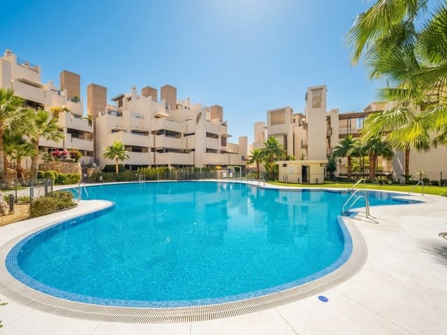 Apartamento de 2 habitaciones en Cancelada, Estepona en venta con piscina garaje - 450.000 € (Ref: 9367270)