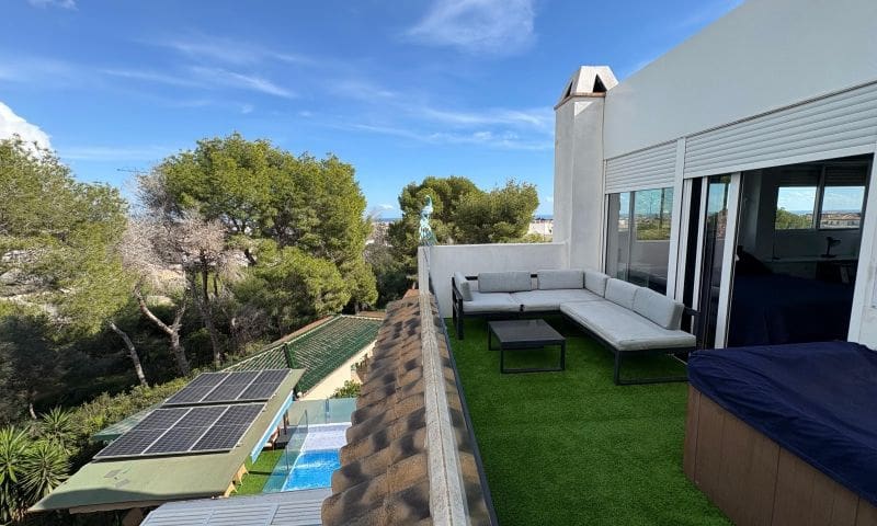 Chalet de 3 habitaciones en Orihuela Costa en venta con piscina - 460.000 € (Ref: 9367290)