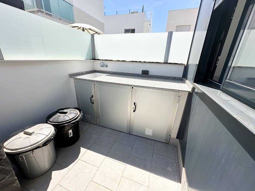 Chalet de 4 habitaciones en Los Alcázares en venta con piscina - 375.900 € (Ref: 9367307)