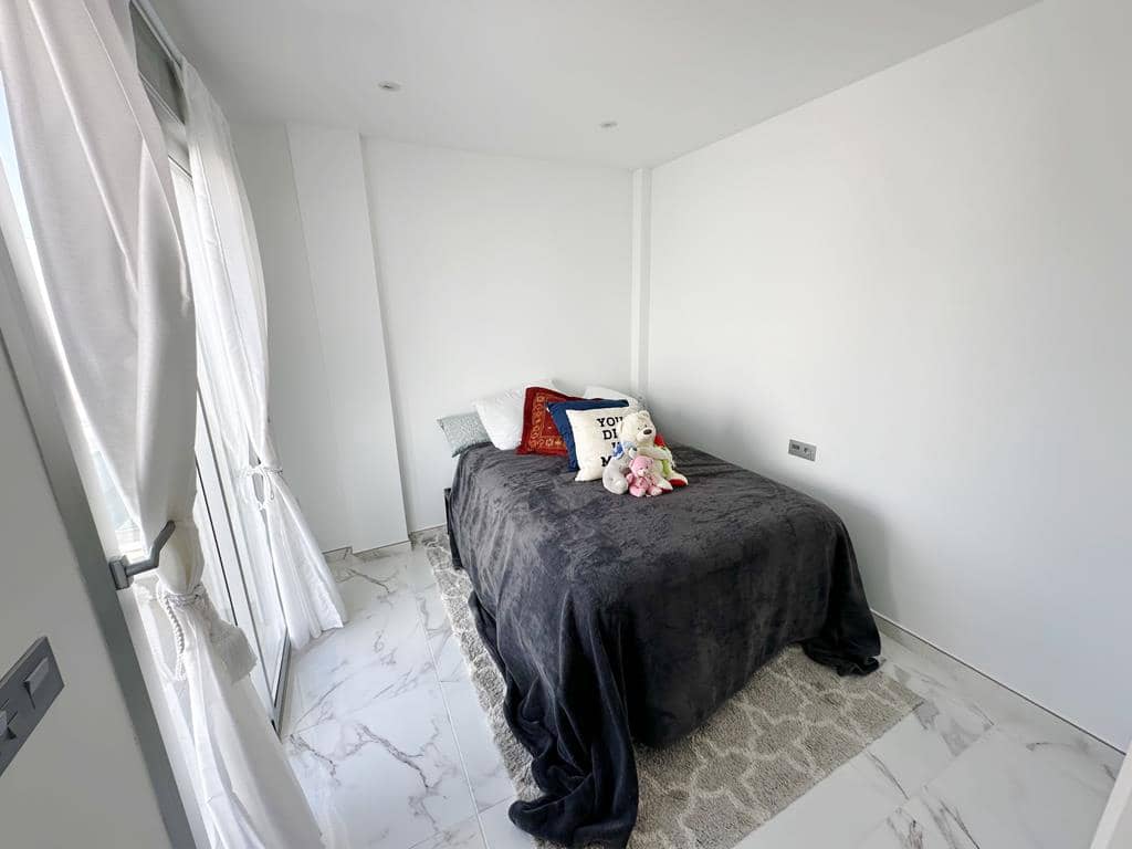 Chalet de 4 habitaciones en Los Alcázares en venta con piscina - 375.900 € (Ref: 9367307)