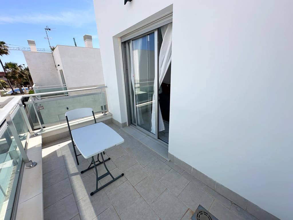 Chalet de 4 habitaciones en Los Alcázares en venta con piscina - 375.900 € (Ref: 9367307)