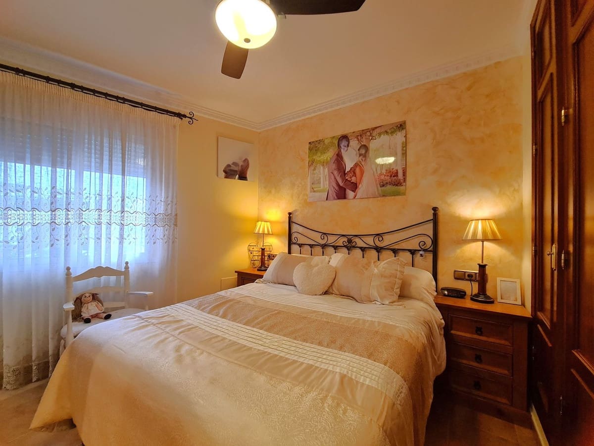 4 makuuhuone Kattohuoneisto myytävänä paikassa Estepona - 679 000 € (Ref: 9367327)