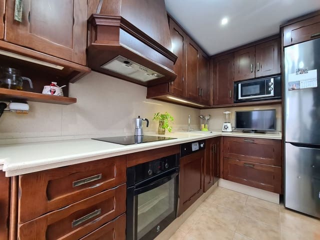 Ático de 4 habitaciones en Zona Calvario, Estepona en venta - 685.000 € (Ref: 9367327)