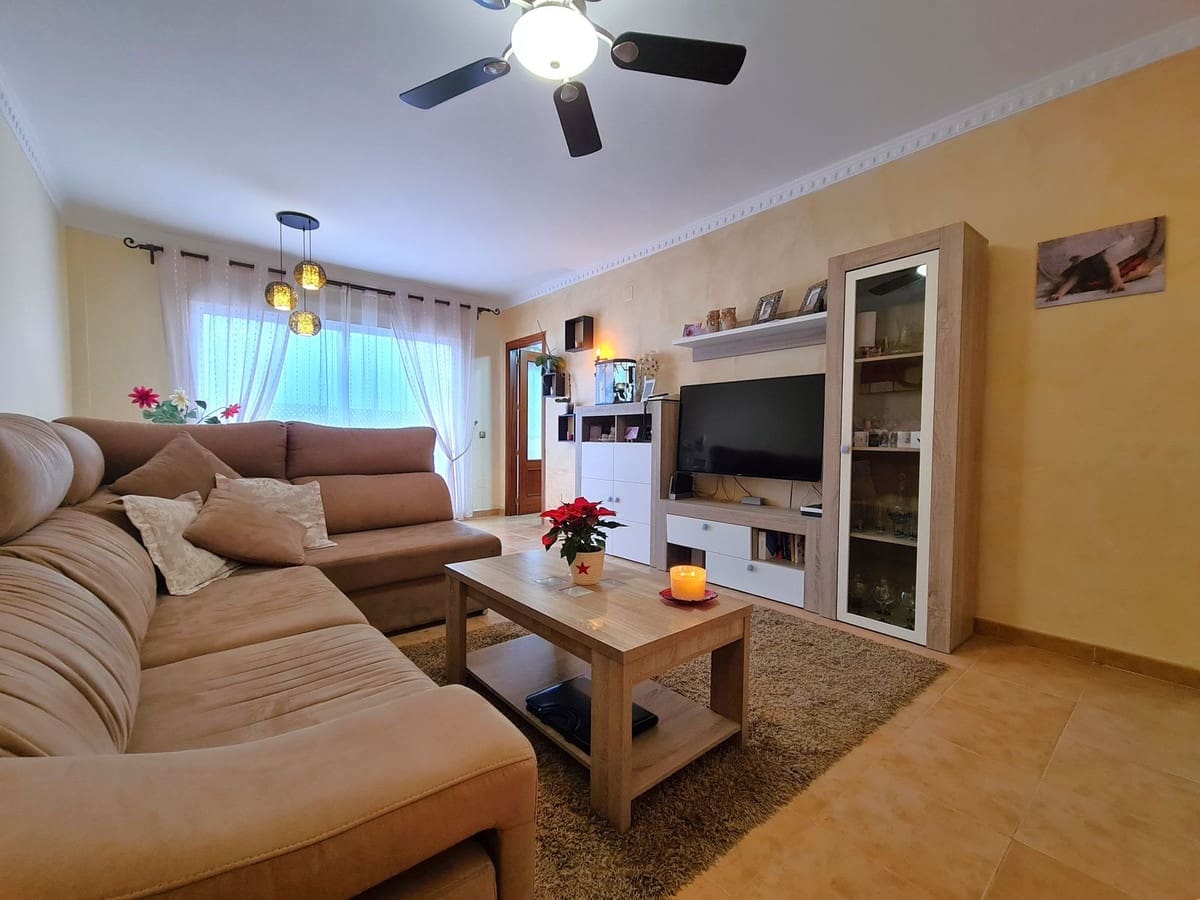 3 sovrum Villa till salu i Estepona med pool - 639 000 € (Ref: 9367327)