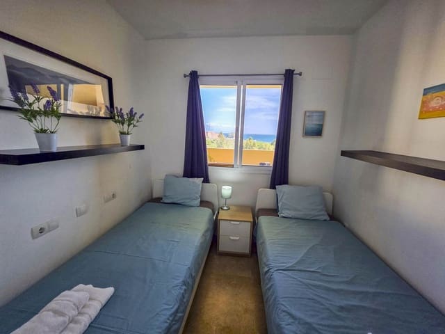 2 bedroom Penthouse for sale in La Duquesa / Puerto de la Duquesa, Manilva with pool garage - € 235,000 (Ref: 9367331)