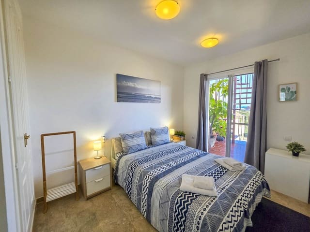 2 bedroom Penthouse for sale in La Duquesa / Puerto de la Duquesa, Manilva with pool garage - € 235,000 (Ref: 9367331)