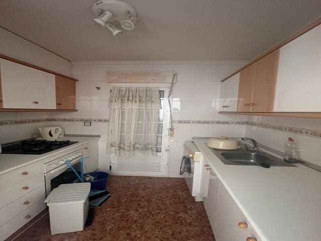 3 makuuhuone Omakotitalo myytävänä paikassa La Florida, Orihuela mukana uima-altaan 
autotalli - 169 900 € (Ref: 9367332)